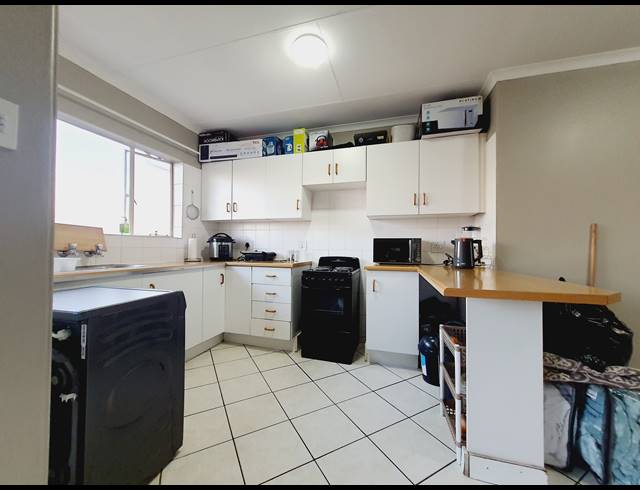 1 BEDROOM APARTMENT TO LET IN HALFWAY GARDENS